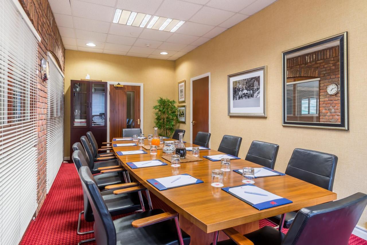 Parkway Hotel & Spa Cwmbran Eksteriør billede